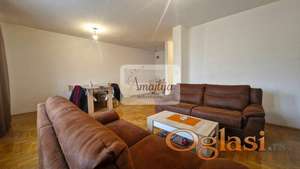 Neuseljavan trosoban stan Podbara